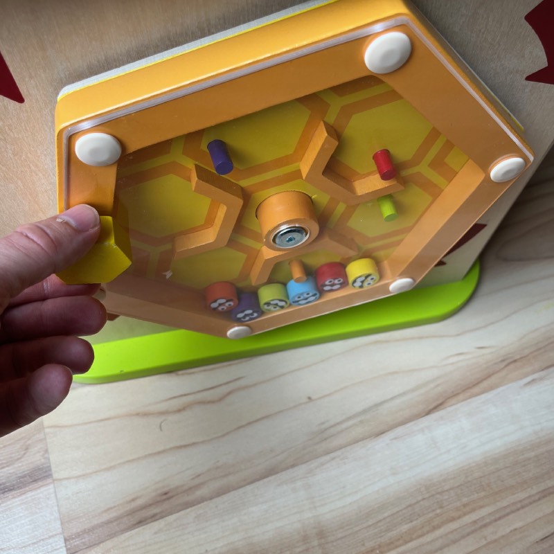 Motorikwürfel "Kleine Tierchen" von Hape ©https://blog.bimbetti.de